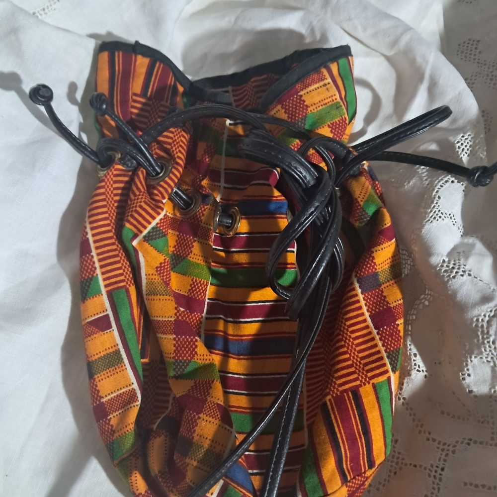 Kente-Pattern Drawstring Bucket Bag - Multicolor